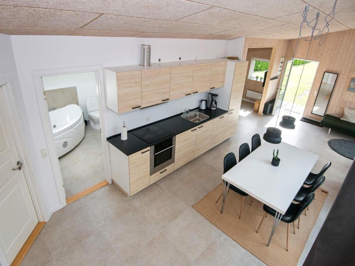 6 Person Holiday Home In Bjert Sønder Bjert Zimmer foto